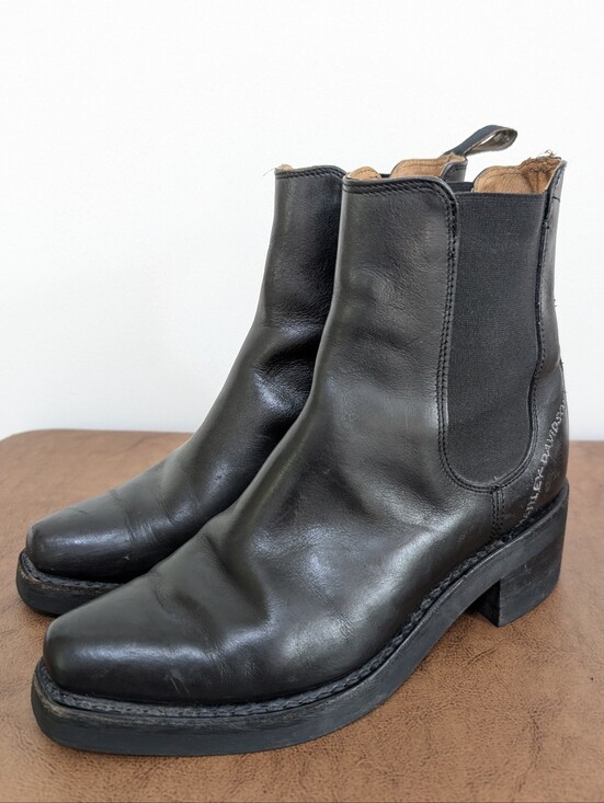 Harley-Davidson Shoes - Harley-Davidson Womens Black Leather Chelsea Boots Square Toe Made in Italy 8